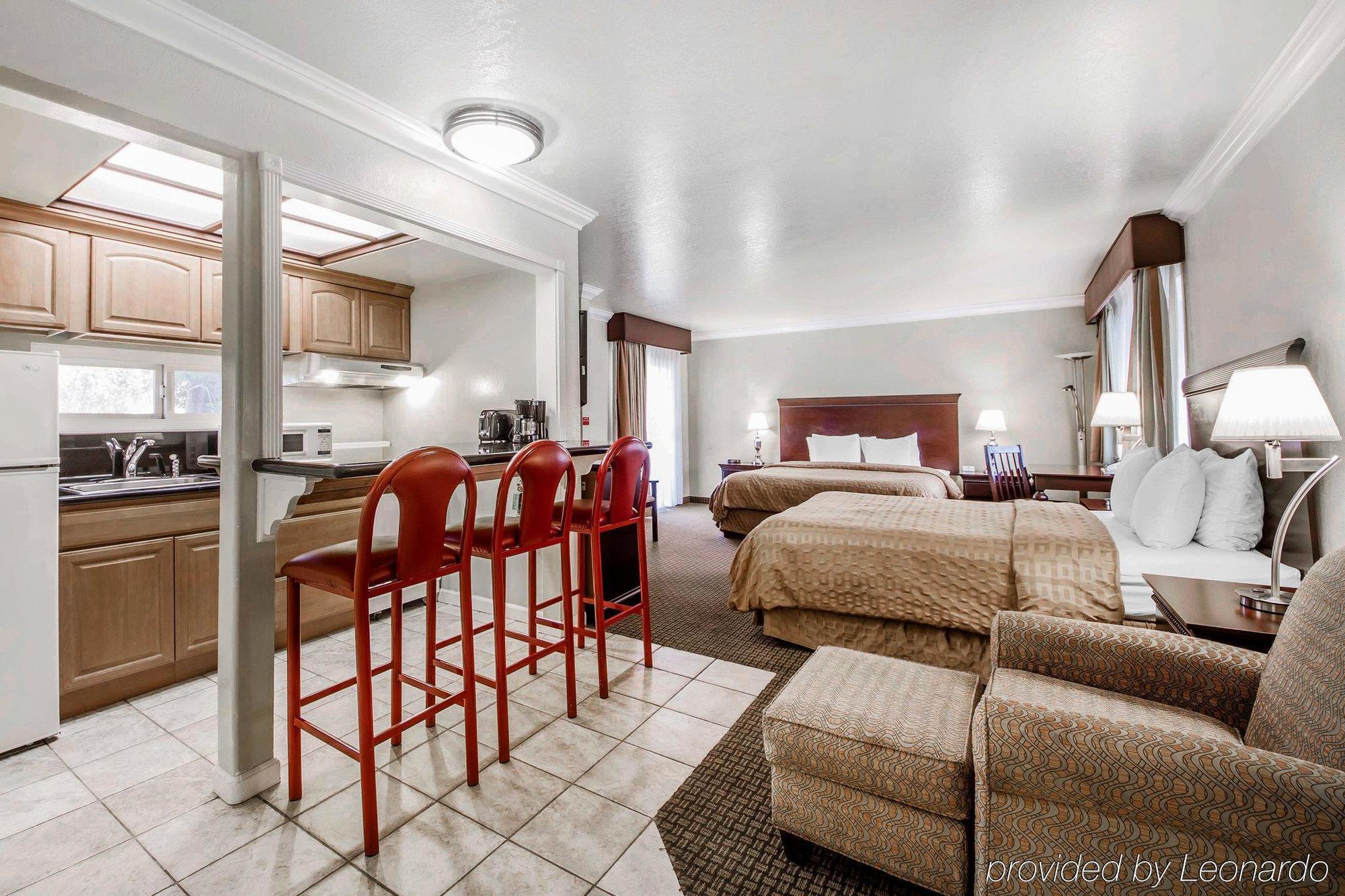 Stargazer Inn&suites Motel